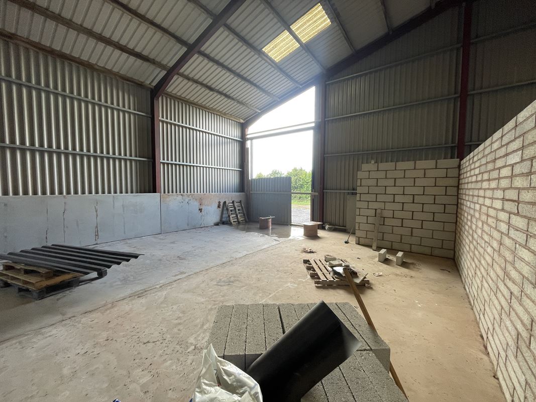 886 Sq Ft , Unit 3b Grange Farm Business Park, Nynehead TA21 - Under Offer