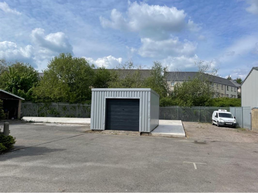 715 Sq Ft , Unit 42, First Avenue BA3 - Available