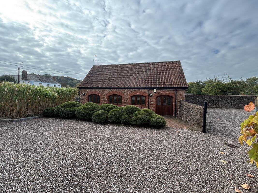 533 Sq Ft , 5 Higher Ford, Ford TA4 - Available