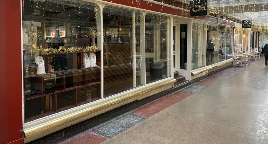 1,555 Sq Ft , 14-16 , The Corridor BA1 - Available