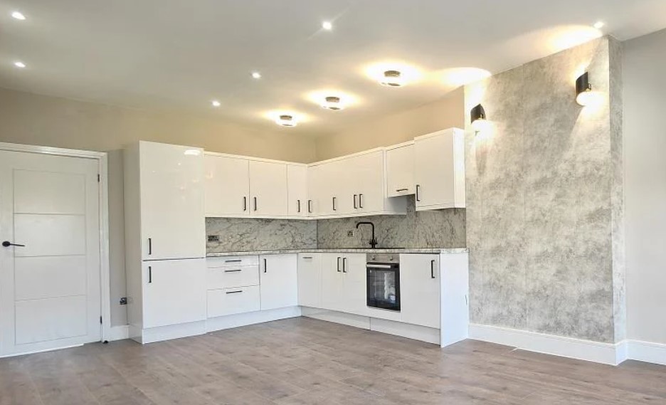 1,265 Sq Ft , 65 Cheap Street DT9 - Sold STC