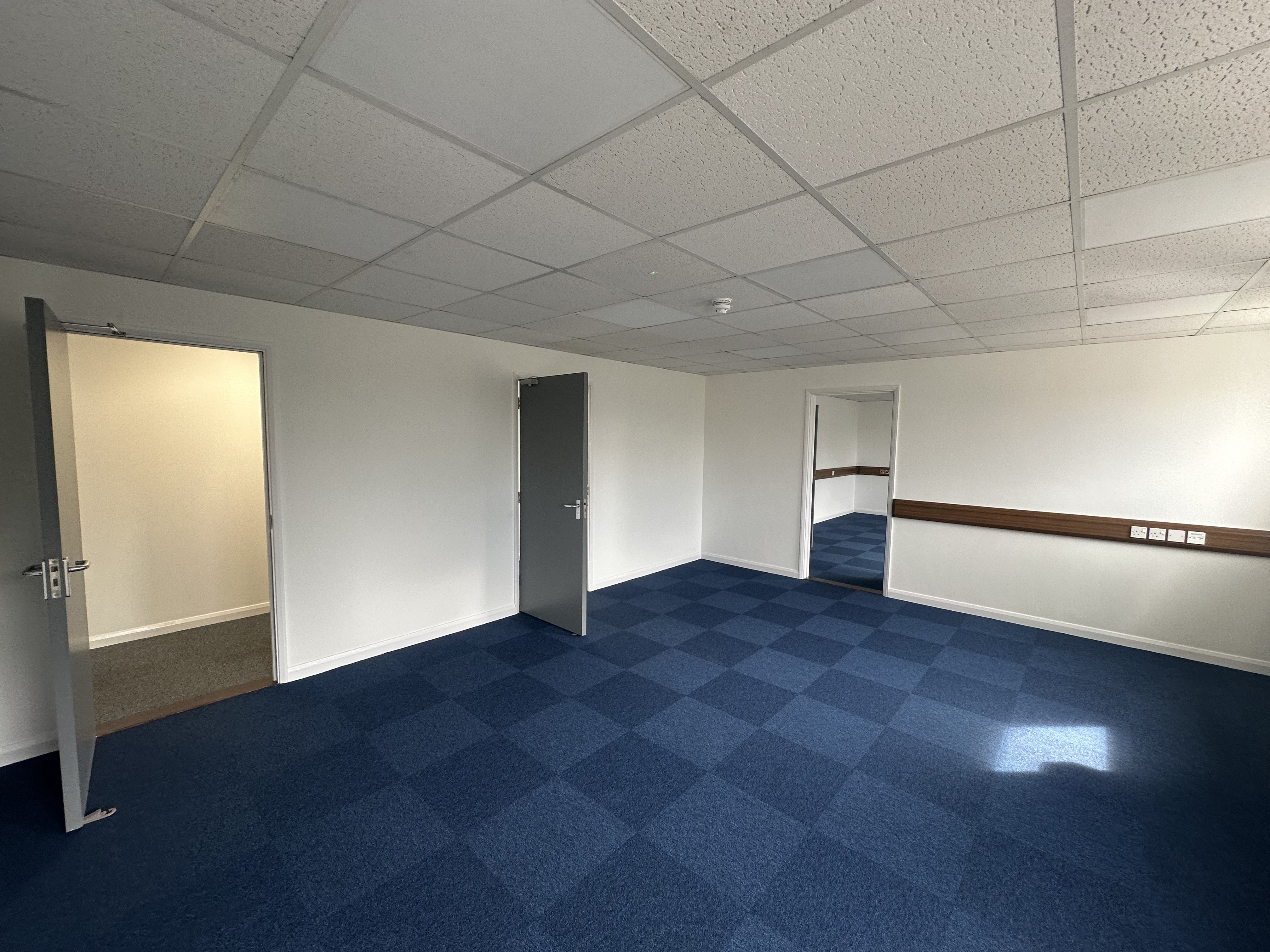 44,684 Sq Ft , 41 Edison Road PE27 - Available