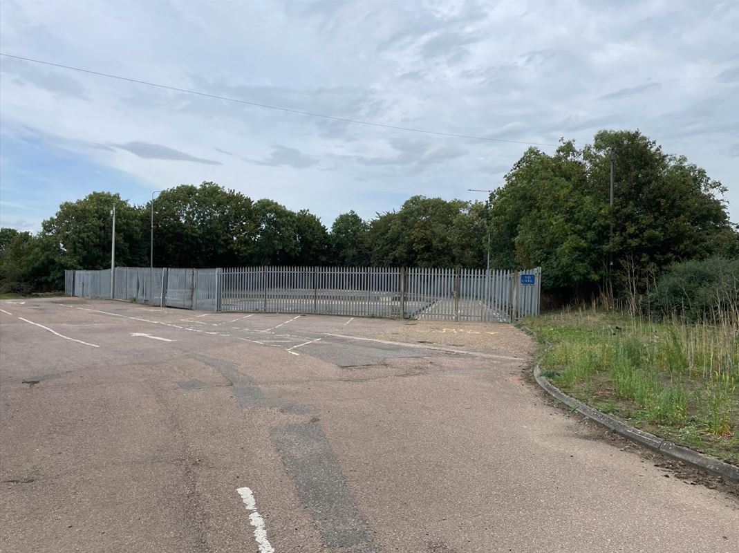 0.42 acres , Site A414 Cole Green, Hatfield Road AL9 - Available