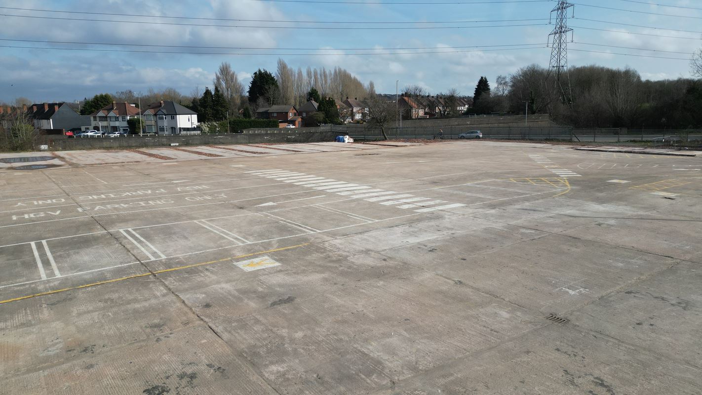3.1 acres , Cakemore Road B65 - Available
