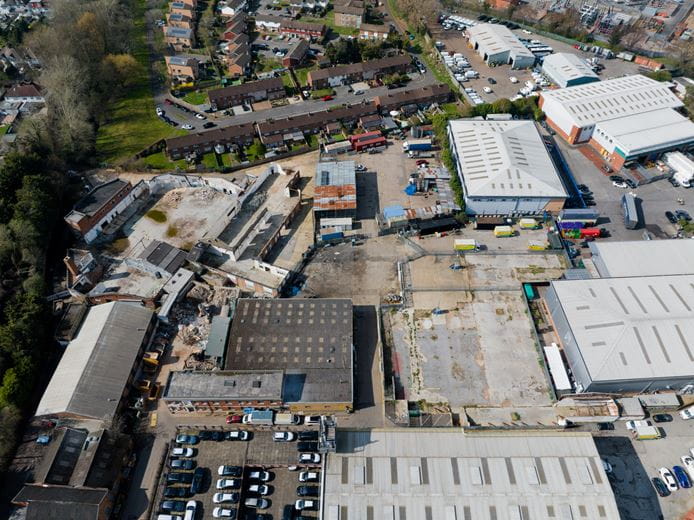 0.1 acres , Croydon CR0 - Available