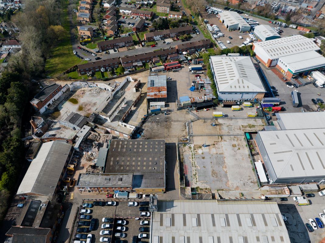 0.1 acres , Croydon CR0 - Available