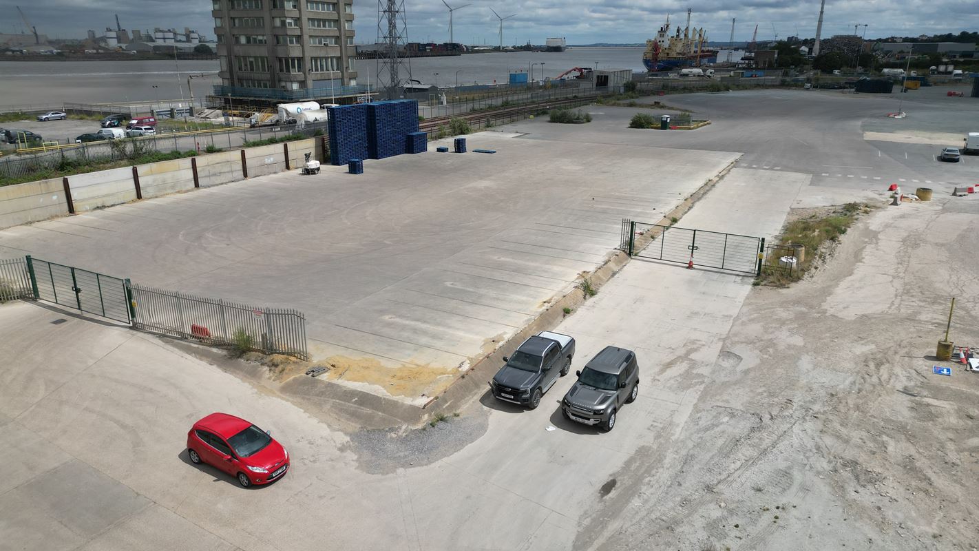 1 acres , Northfleet DA11 - Available