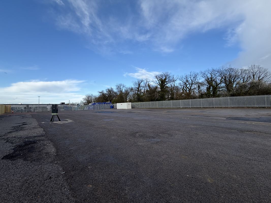 0.538 acres , Plot 2 Horsecroft Road CM19 - Available
