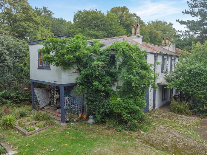 8,276 Sq Ft , 130 & 136 Roehampton Vale SW15 - Available