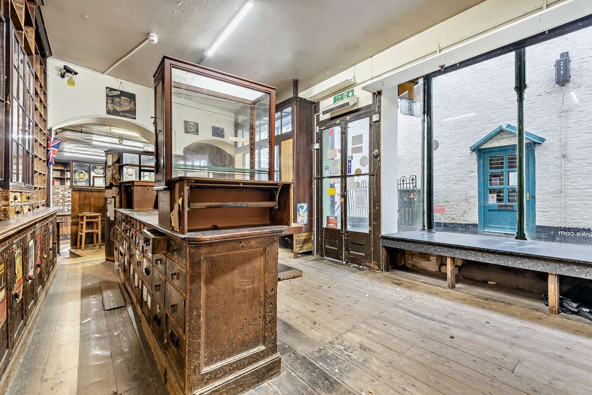 5,285 Sq Ft , 6-7 Bull Ring SY8 - Available