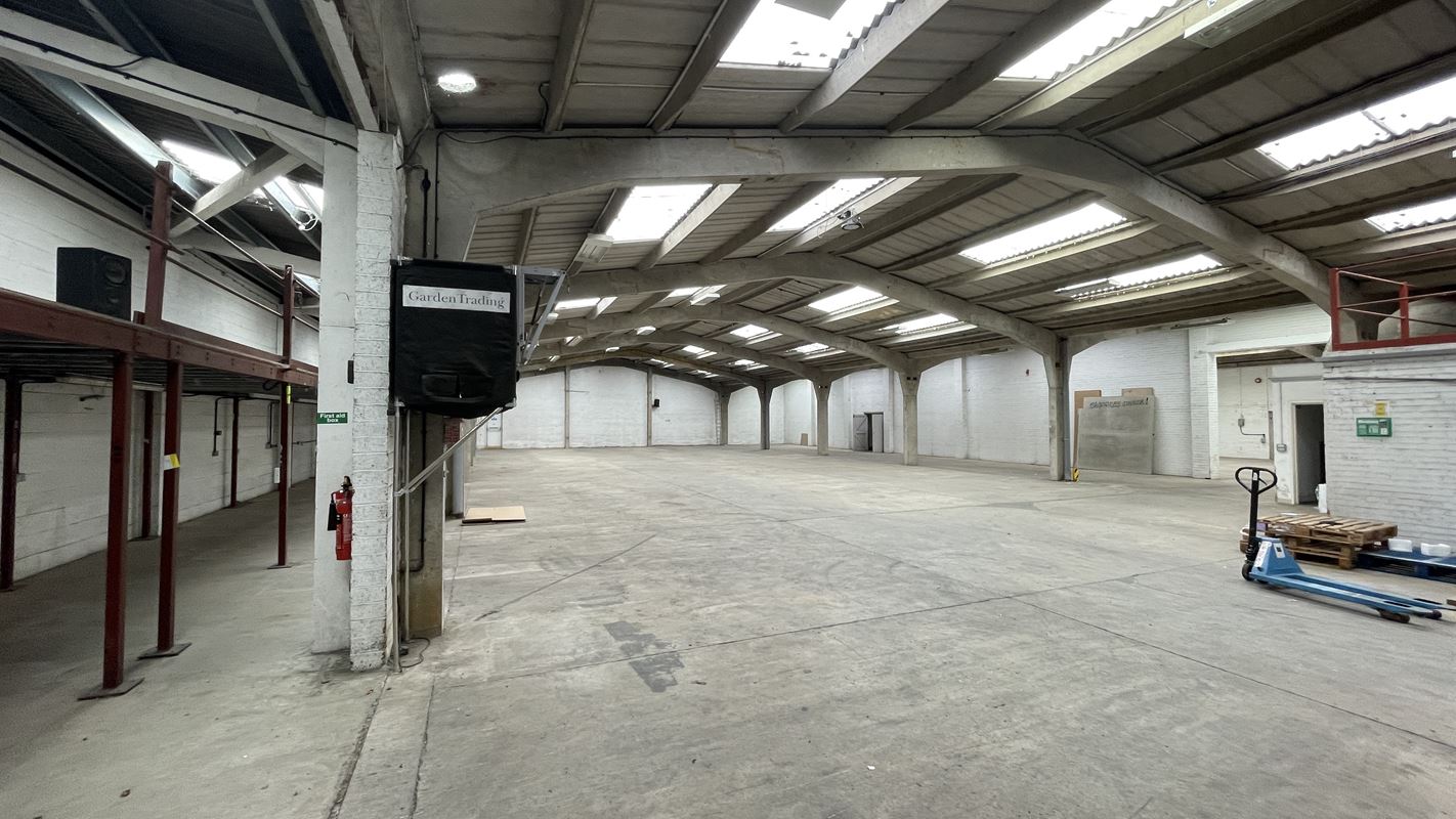 14,887 to 30,298 Sq Ft , Units 1 - 2 Carterton Industrial Estate OX18 - Available