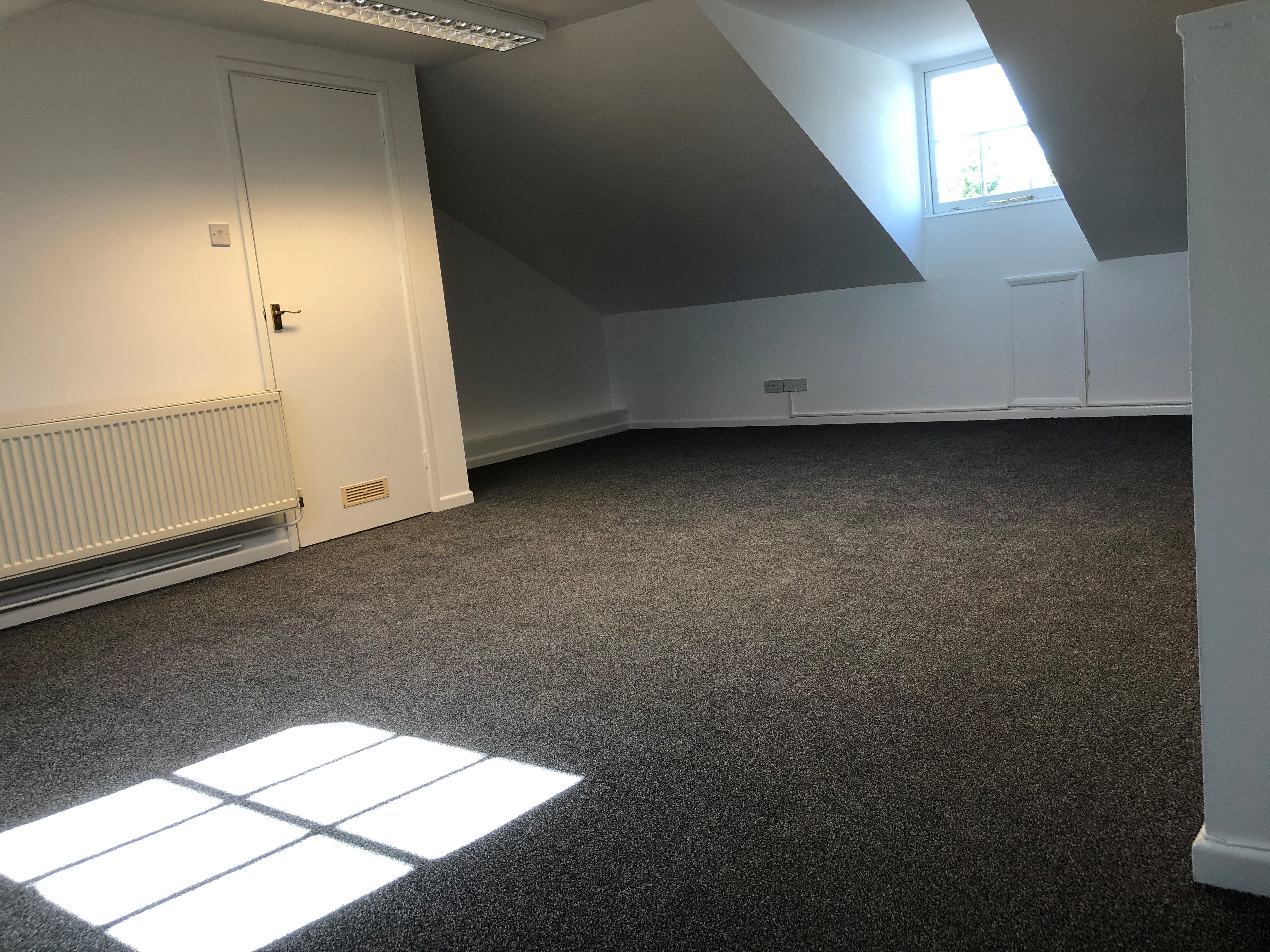 224 Sq Ft , 45 Southgate Street SO23 - Available