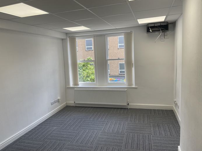 415 to 812 Sq Ft , Regal Chambers, 22A Oxford Street HG1 - Available