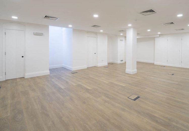  , 12 Old Street EC1V - Available