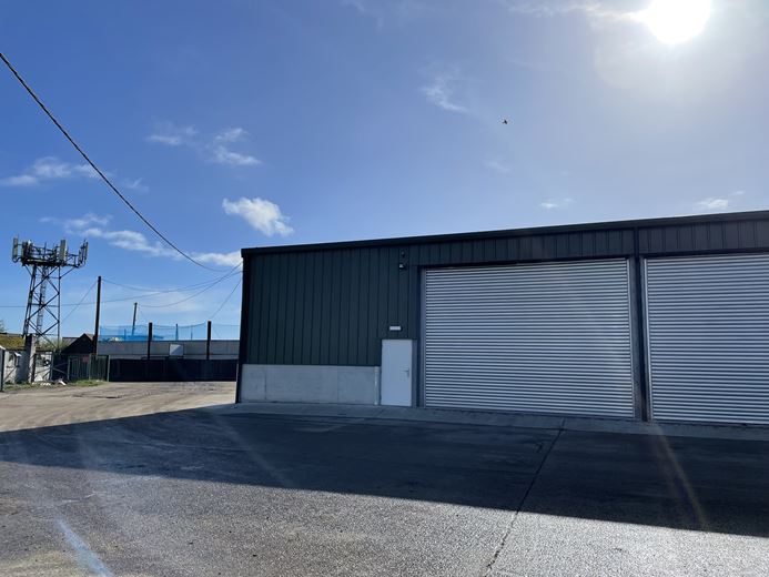 1,060 Sq Ft , Highview Farm, New Years Green Lane UB9 - Available