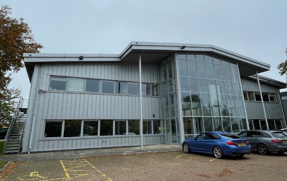 17,677 Sq Ft , Unit 20 Grove Business Park - FH OX12 - Available
