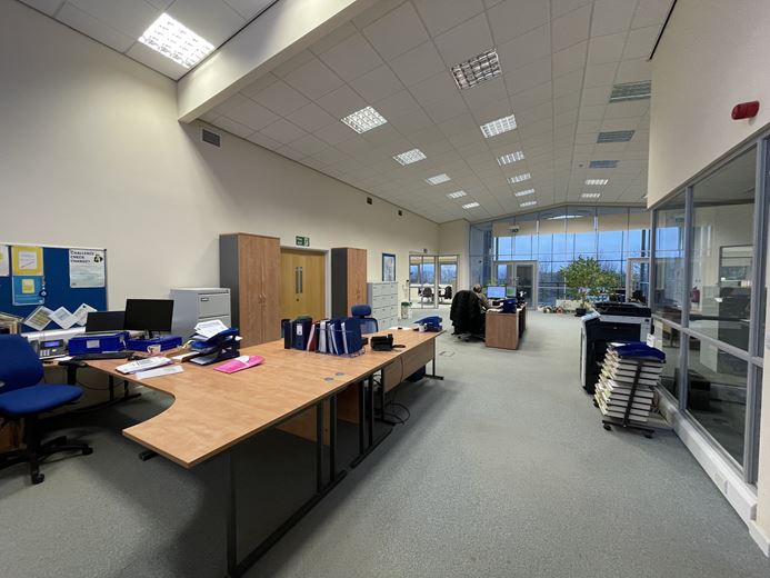 17,677 Sq Ft , Unit 20 Grove Business Park - LH OX12 - Available