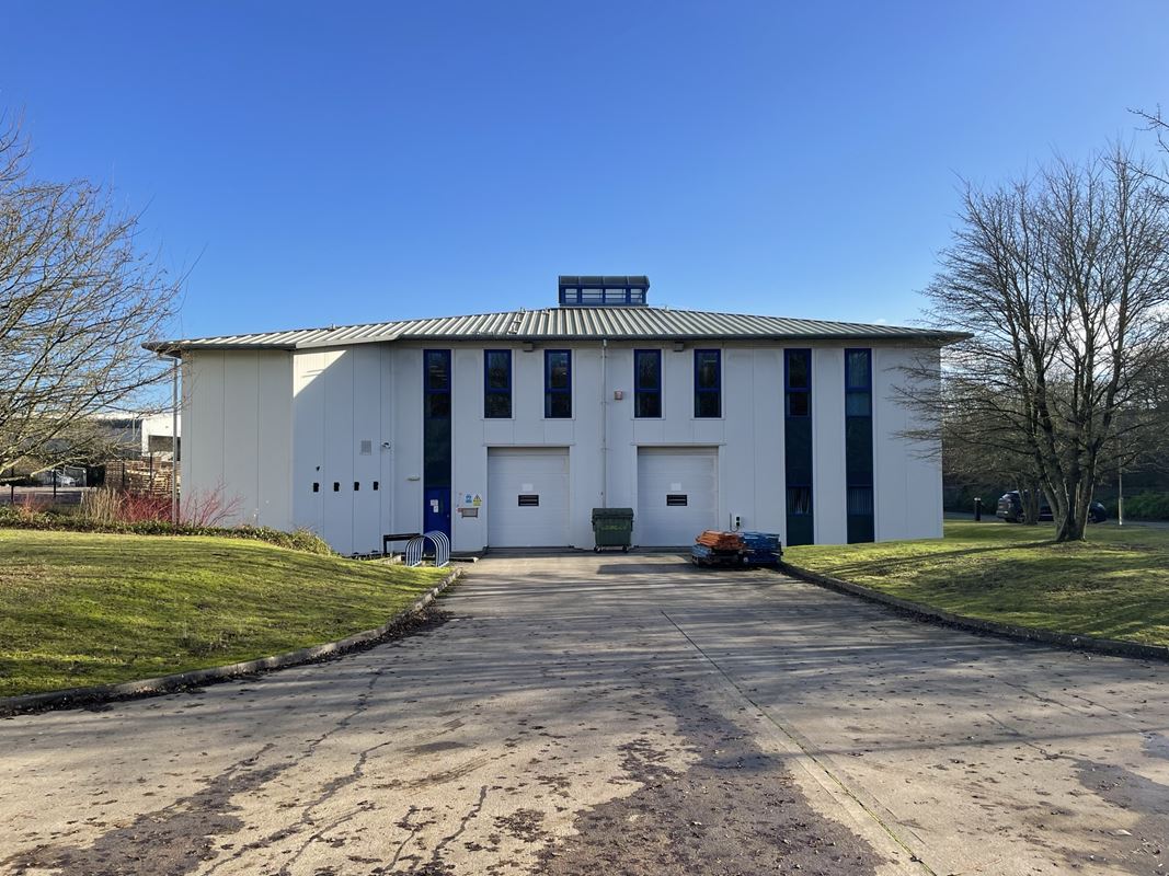 9,480 Sq Ft , Book End OX29 - Under Offer