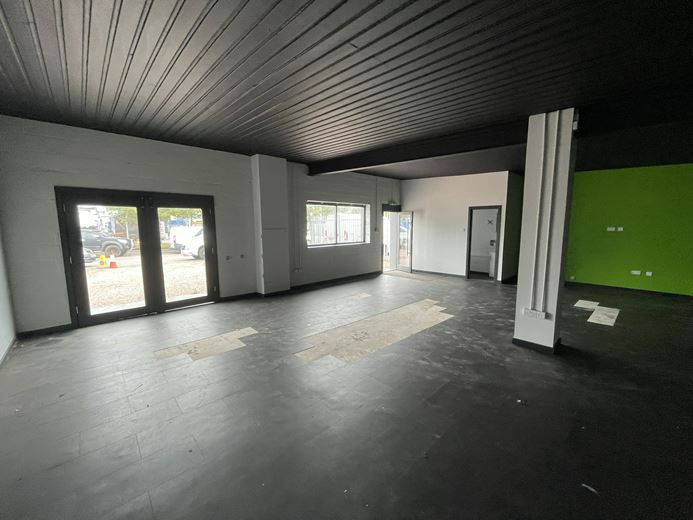 10,867 Sq Ft , 9 Longman Drive IV1 - Available