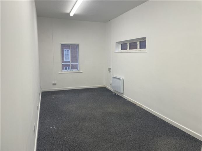  , 19 City Business Centre SO23 - Available