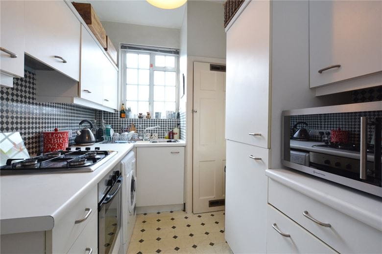 2 bedroom maisonette, Carmichael Court, Grove Road SW13