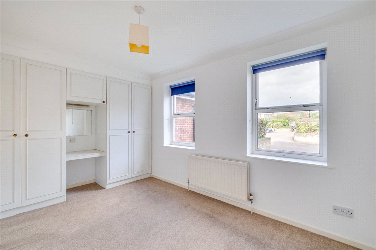 1 bedroom flat, Dovecote Gardens, London SW14