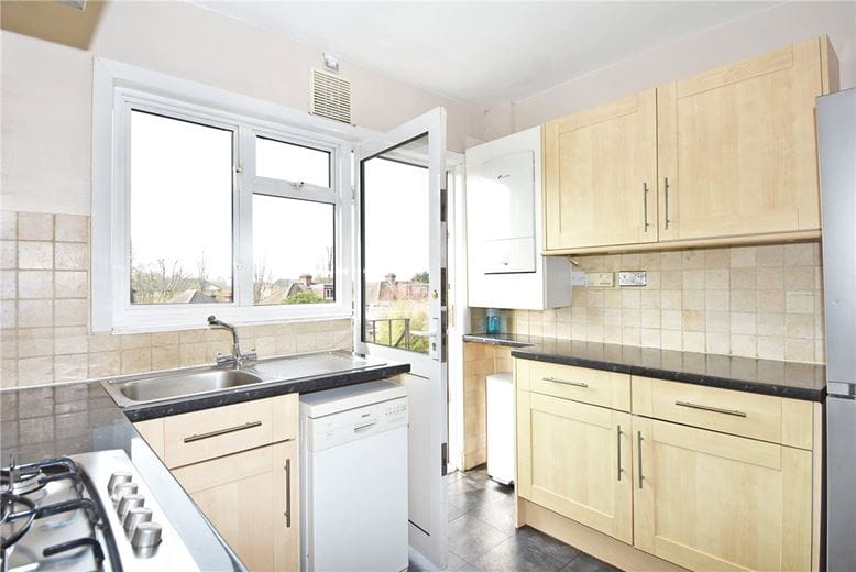 2 bedroom flat, Lancaster Close, Kingston upon Thames KT2 - Let Agreed