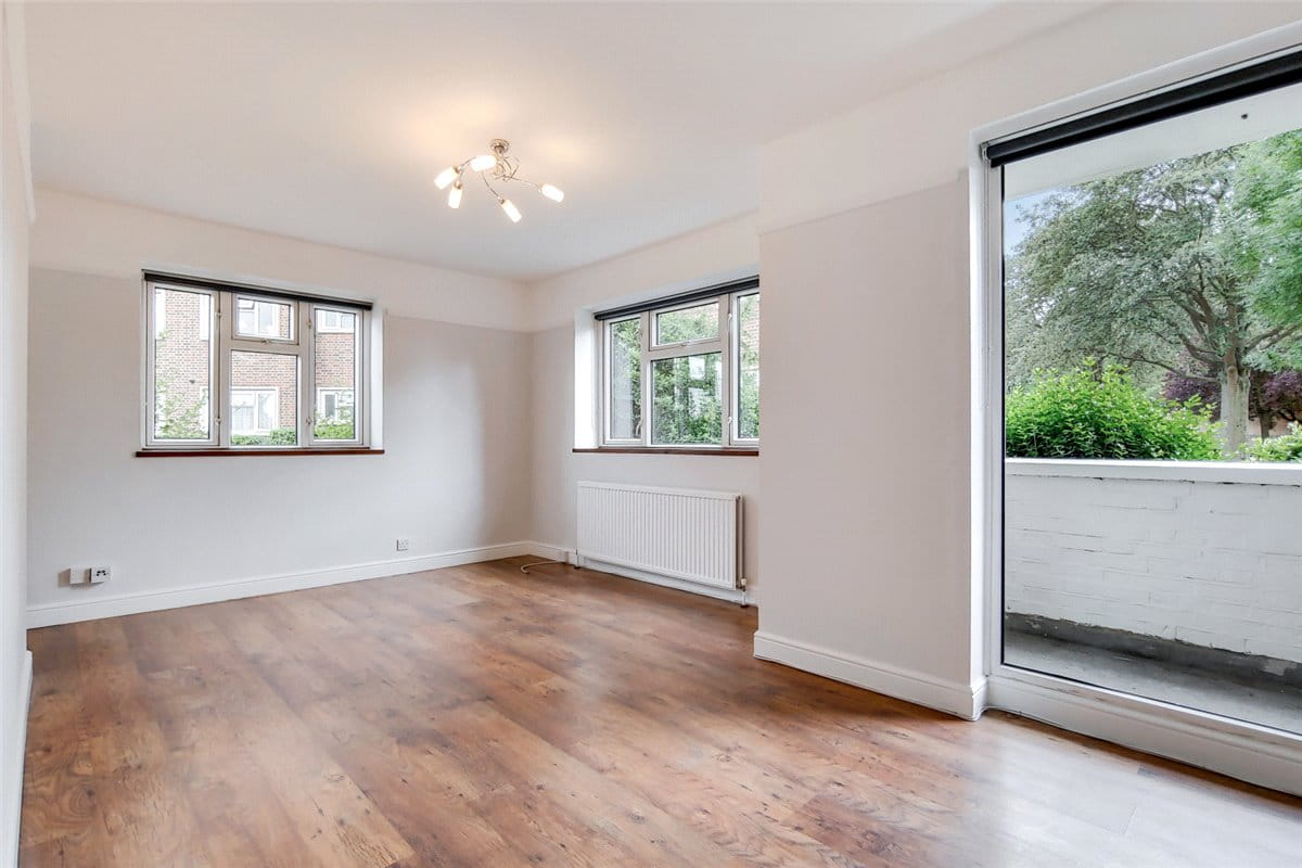 2 bedroom flat, The Willoughbys, London SW14 - Let Agreed