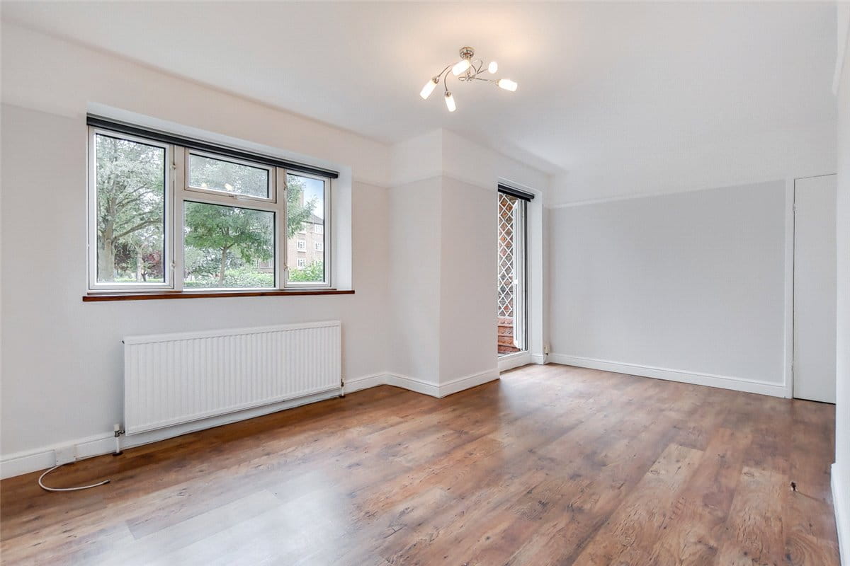 2 bedroom flat, The Willoughbys, London SW14 - Let Agreed