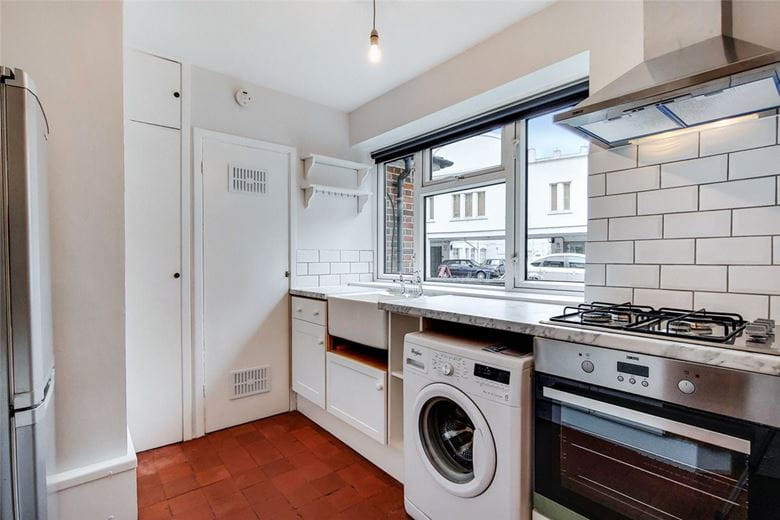 2 bedroom flat, The Willoughbys, London SW14 - Let Agreed