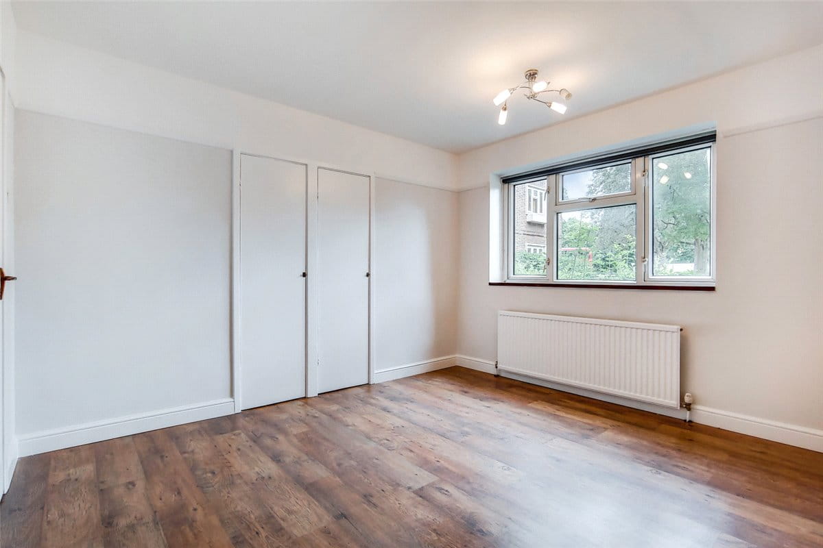 2 bedroom flat, The Willoughbys, London SW14 - Let Agreed