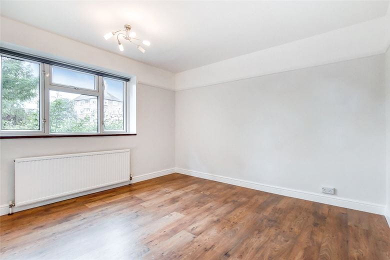 2 bedroom flat, The Willoughbys, London SW14 - Let Agreed
