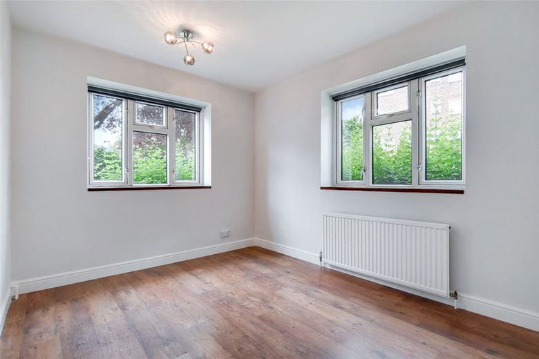 2 bedroom flat, The Willoughbys, London SW14 - Let Agreed