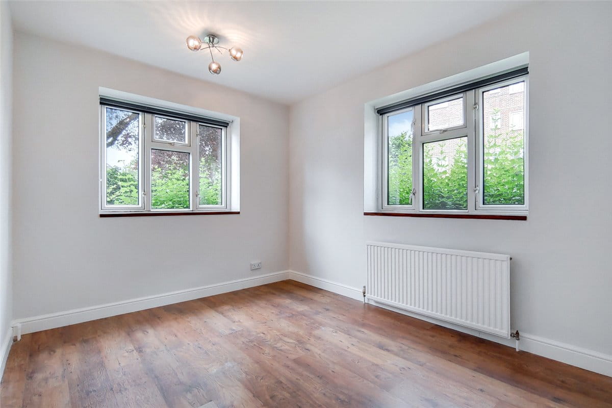 2 bedroom flat, The Willoughbys, London SW14 - Let Agreed