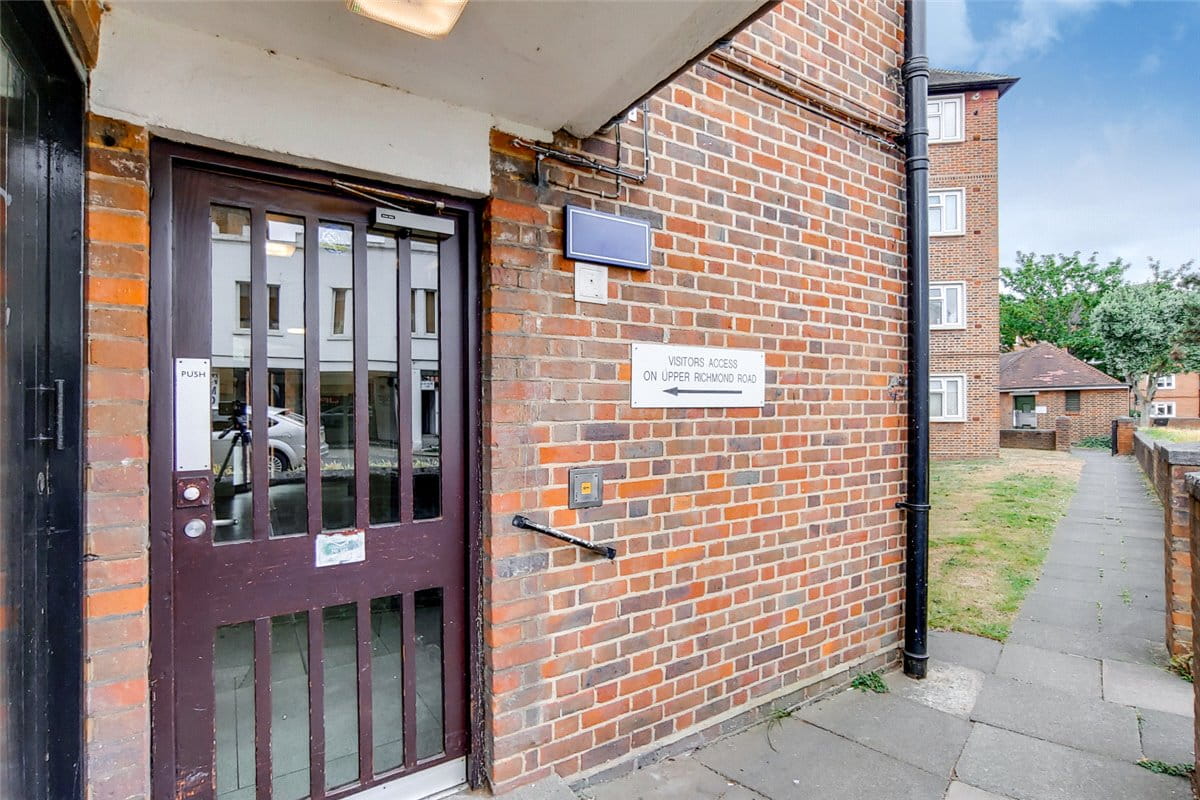2 bedroom flat, The Willoughbys, London SW14 - Let Agreed