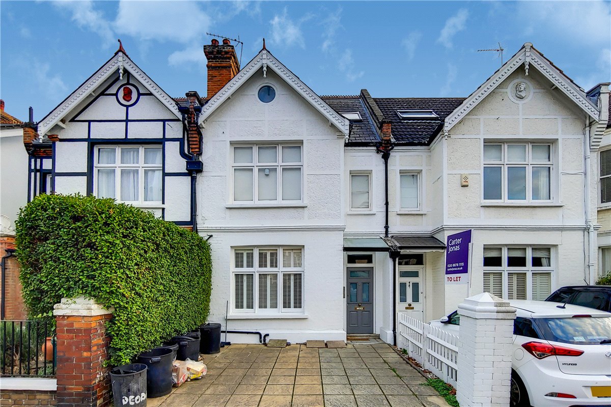 2 bedroom flat, Deodar Road, London SW15