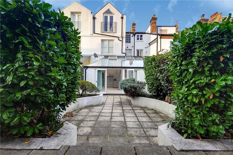 2 bedroom flat, Deodar Road, London SW15