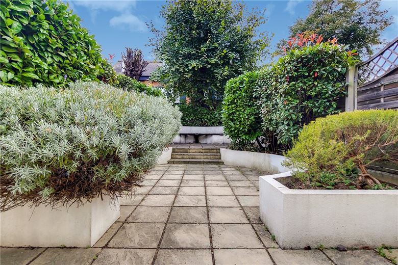2 bedroom flat, Deodar Road, London SW15