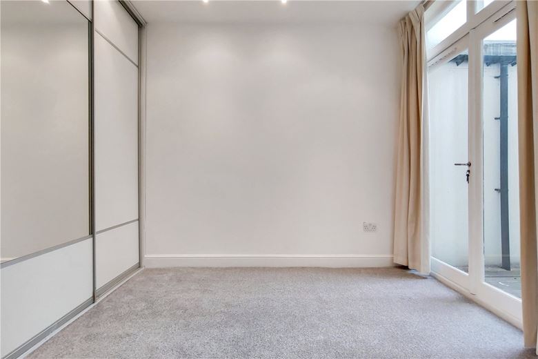 2 bedroom flat, Deodar Road, London SW15