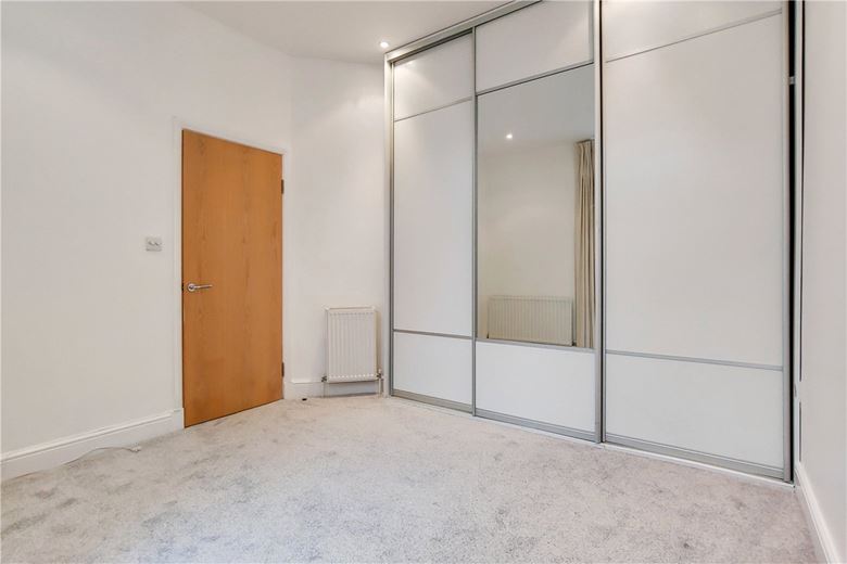 2 bedroom flat, Deodar Road, London SW15