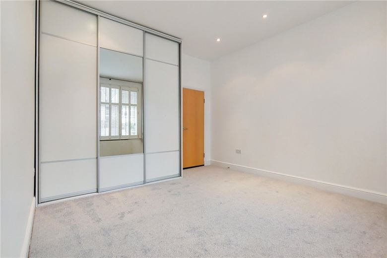 2 bedroom flat, Deodar Road, London SW15