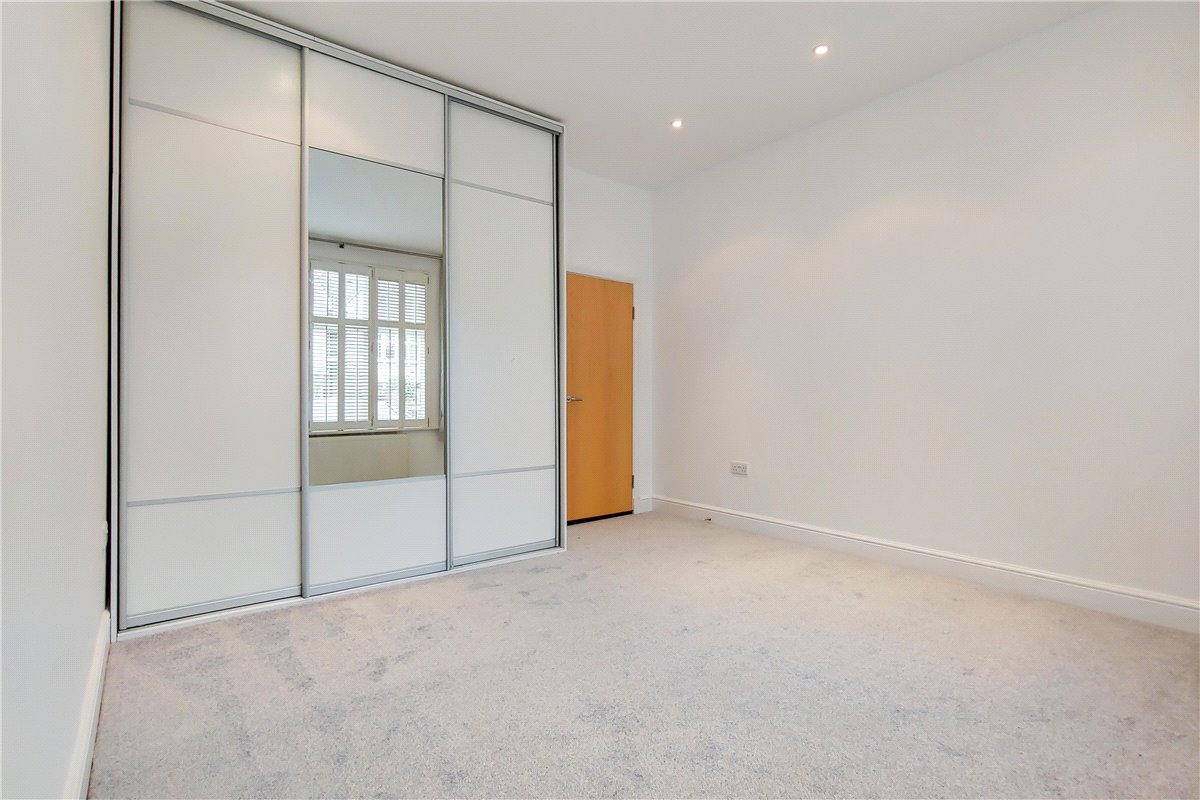 2 bedroom flat, Deodar Road, London SW15
