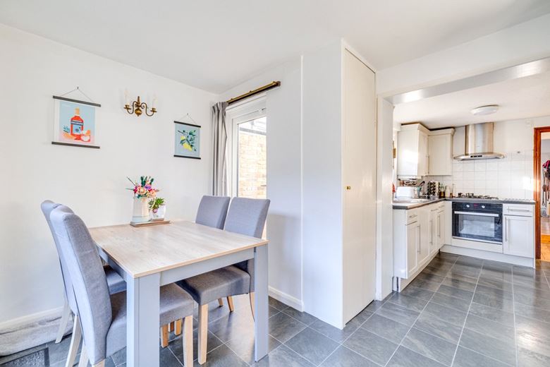 2 bedroom house, Thorne Street, London SW13