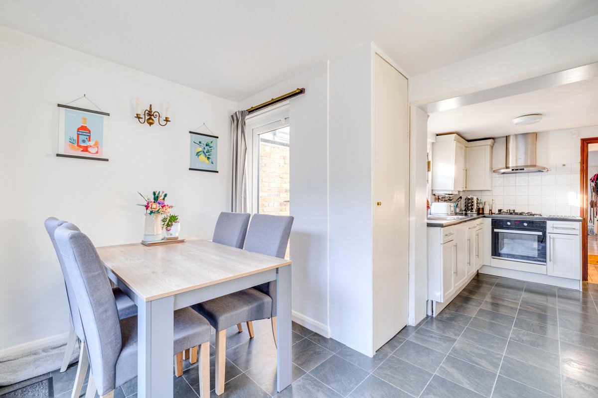 2 bedroom house, Thorne Street, London SW13