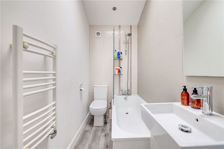 1 bedroom flat, White Hart Lane, London SW13 - Let Agreed
