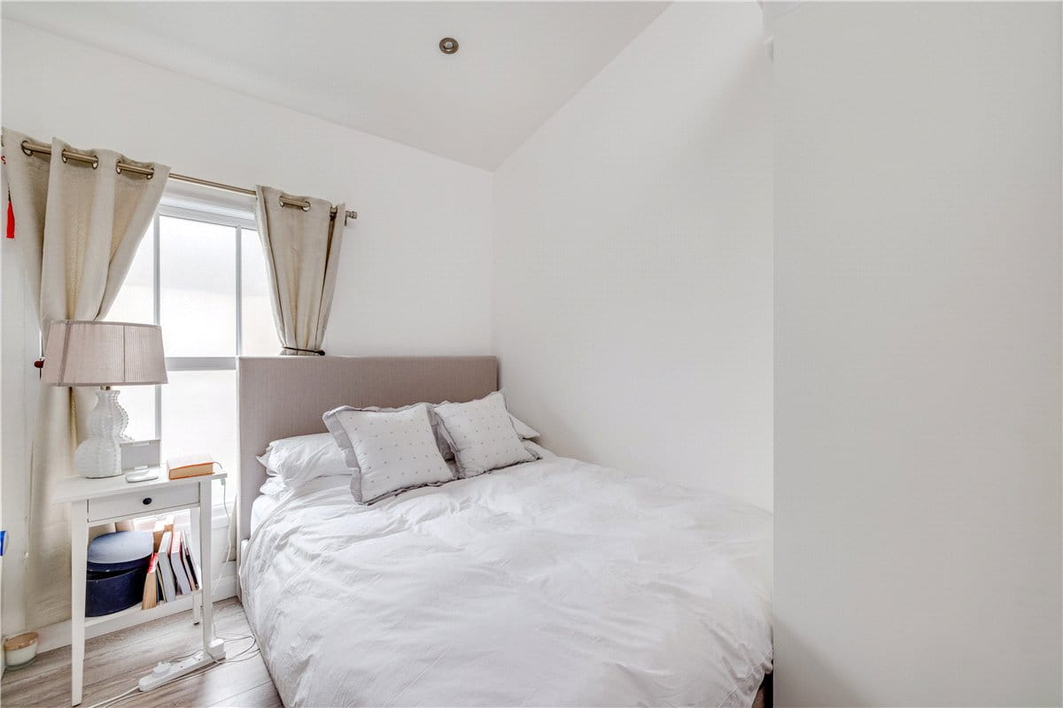 1 bedroom flat, White Hart Lane, London SW13 - Let Agreed