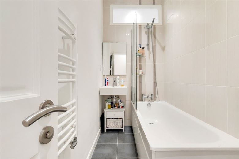 1 bedroom flat, White Hart Lane, London SW13 - Available