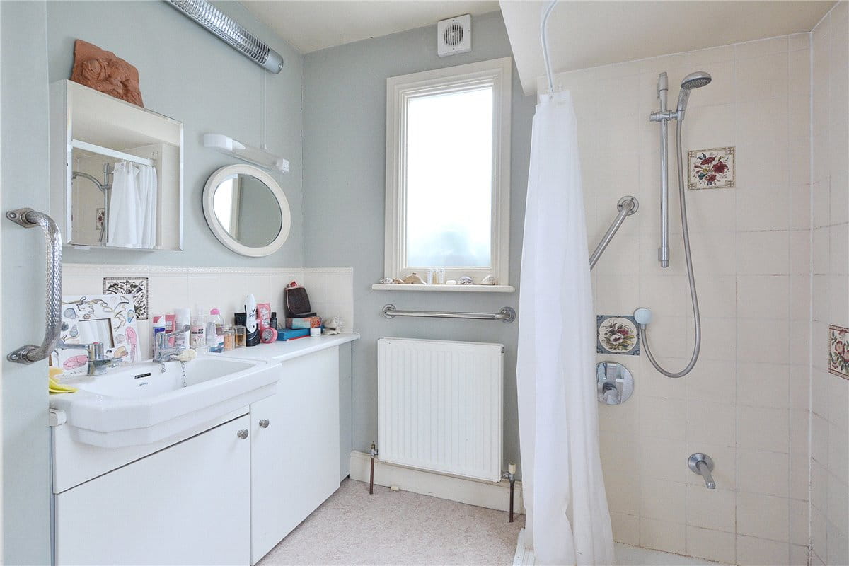 1 bedroom flat, Clavering Avenue, London SW13 - Let Agreed