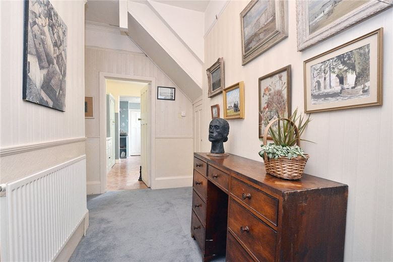 1 bedroom flat, Clavering Avenue, London SW13 - Let Agreed