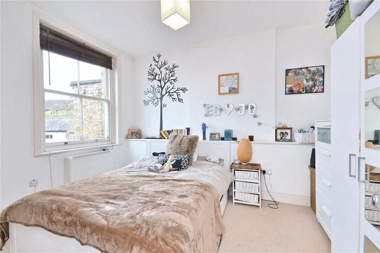 1 bedroom flat, Barnes High Street, London SW13